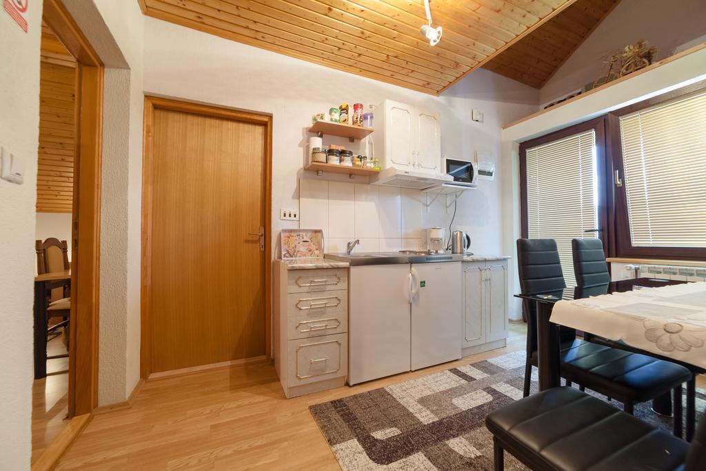 Apartment Luketic Slunj Buitenkant foto