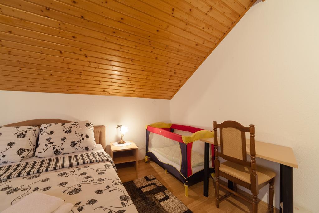 Apartment Luketic Slunj Buitenkant foto