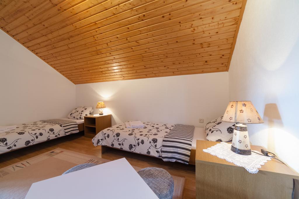 Apartment Luketic Slunj Buitenkant foto