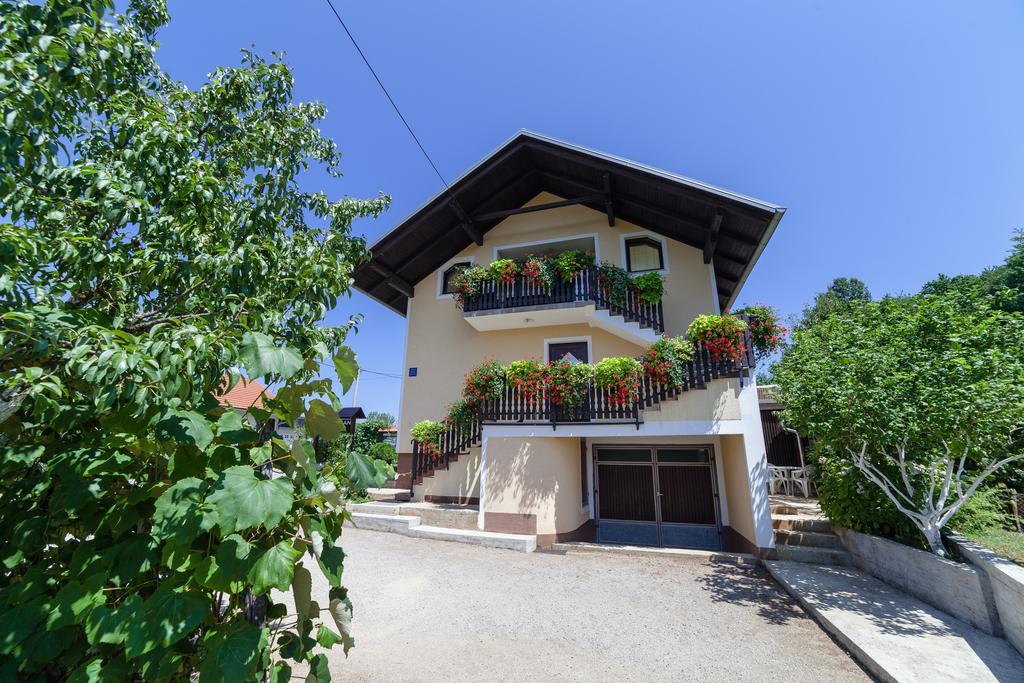 Apartment Luketic Slunj Buitenkant foto